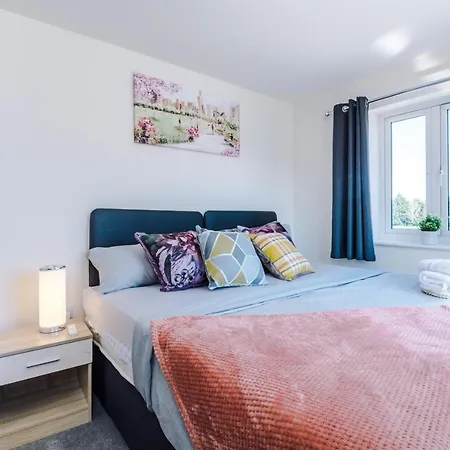 Vidale Court, 3 Bedroom House With River Irwell View, Sleeps 6 Manchester Exterior photo