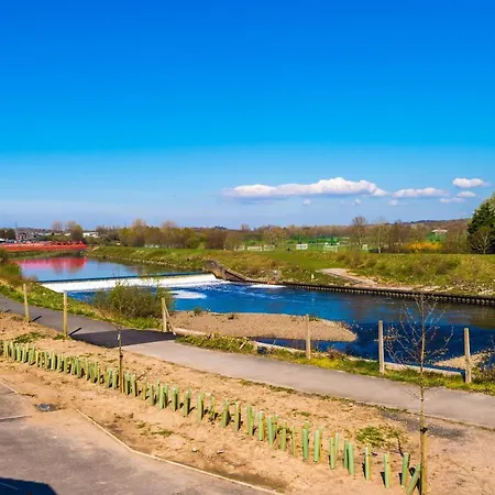 Vidale Court, 3 Bedroom House With River Irwell View, Sleeps 6 Manchester Exterior photo